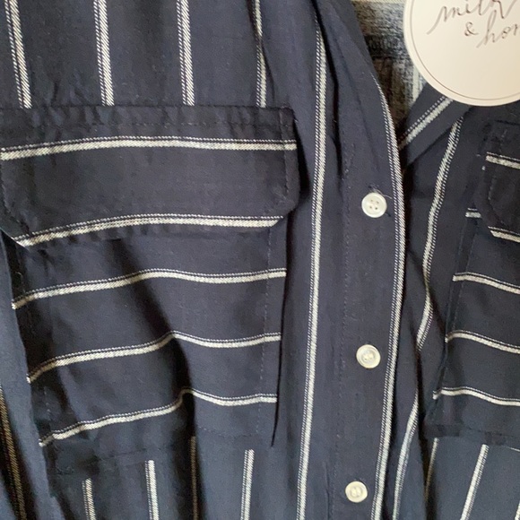 Milk&Honey blouse Size L - Picture 3 of 3